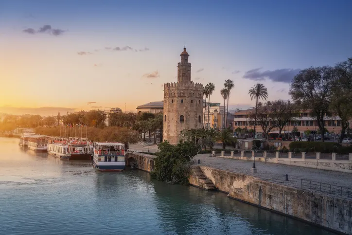La Torre del Oro: historia, museo y vistas sobre el Guadalquivir