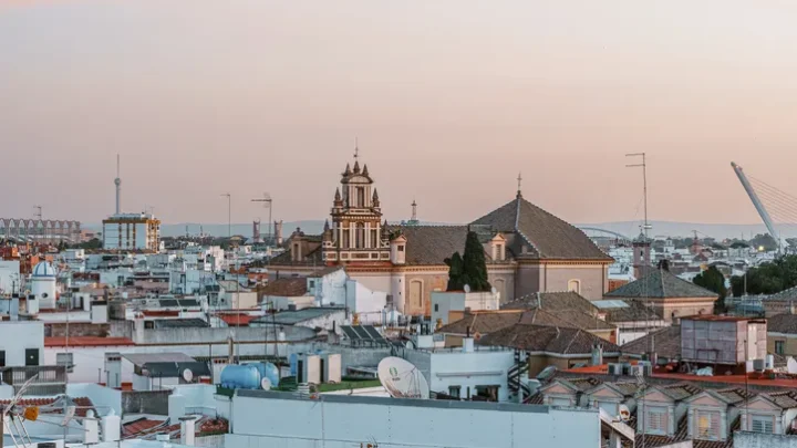 Azoteas de Sevilla: dónde tomar algo con la Giralda delante